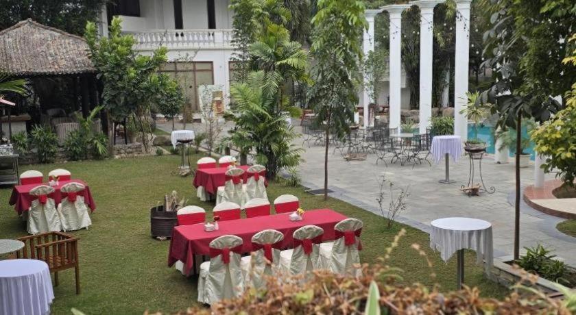 Club Denovo Hotel Butwal Exterior photo