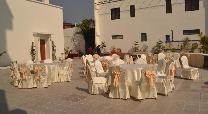 Club Denovo Hotel Butwal Exterior photo