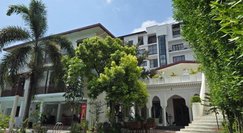 Club Denovo Hotel Butwal Exterior photo